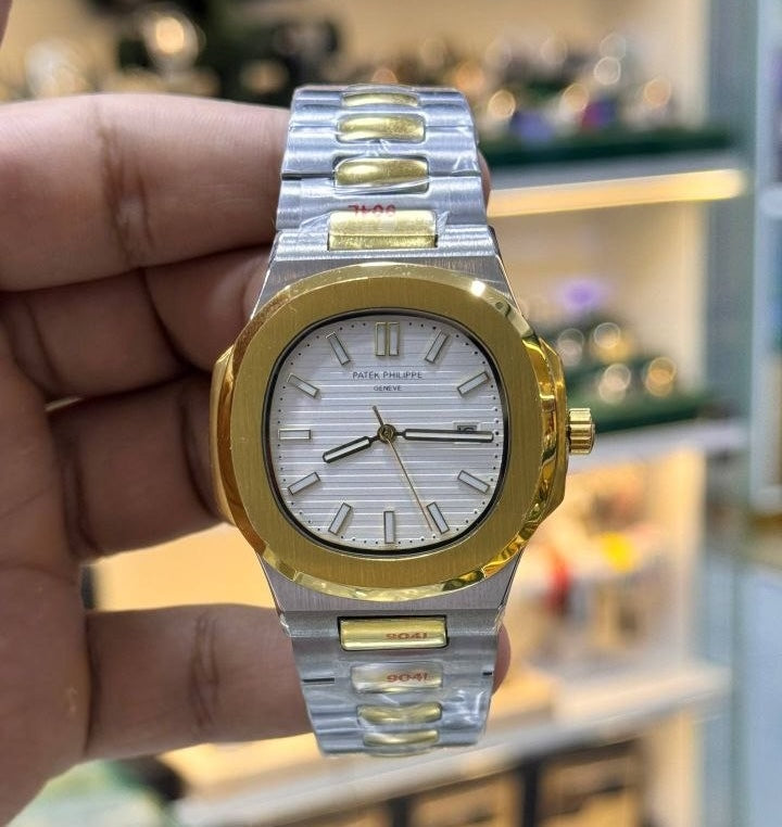 Patek Philippe Nautilus bicolore pour homme avec cadran blanc