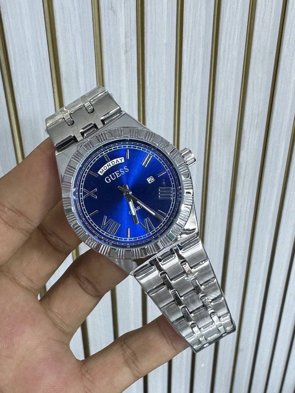 Montre Guess Connoisseur pour homme en acier inoxydable avec cadran bleu