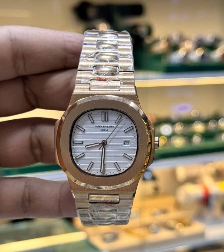 Patek Philippe Nautilus en Or Rose avec Cadran Blanc Argenté